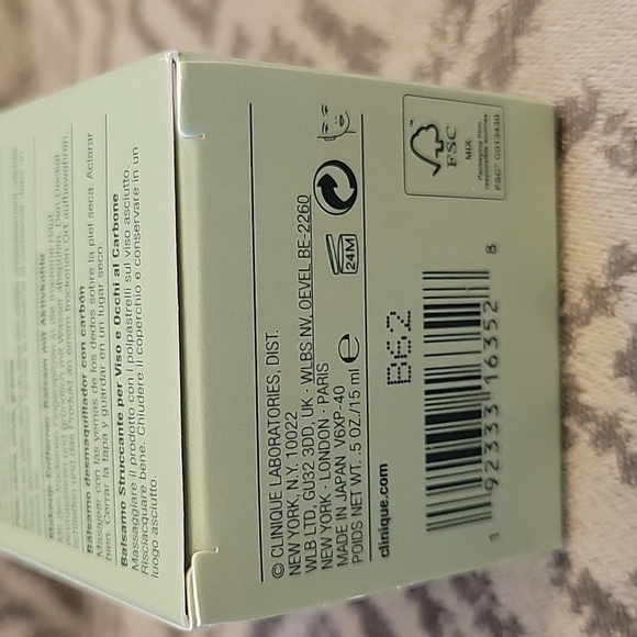 Clinique Bundle - Picture 6 of 8